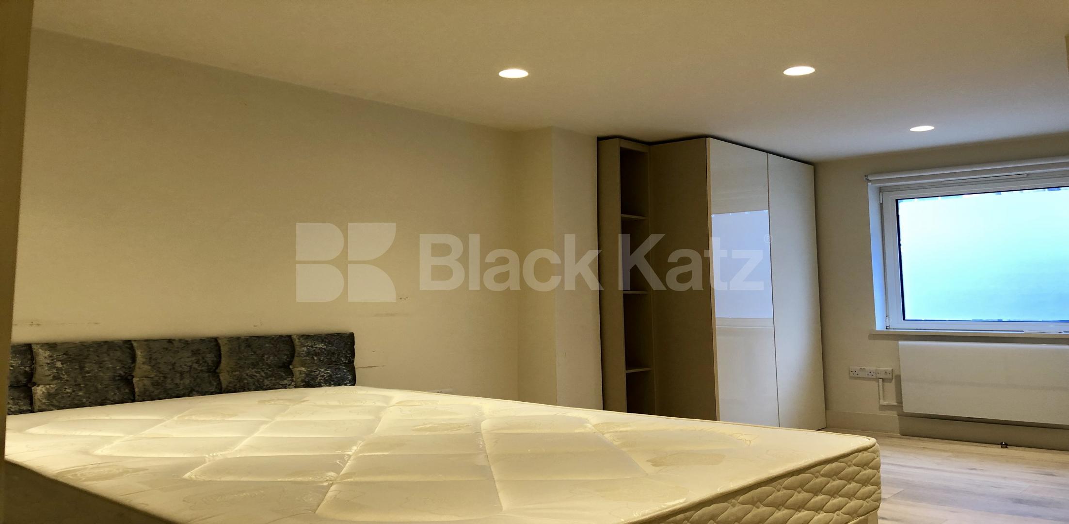 			NEW INSTRUCTION, 2 Bedroom, 1 bath, 1 reception Flat			 Strutton Ground - Lesley Court , St James`s Park / Westminster 